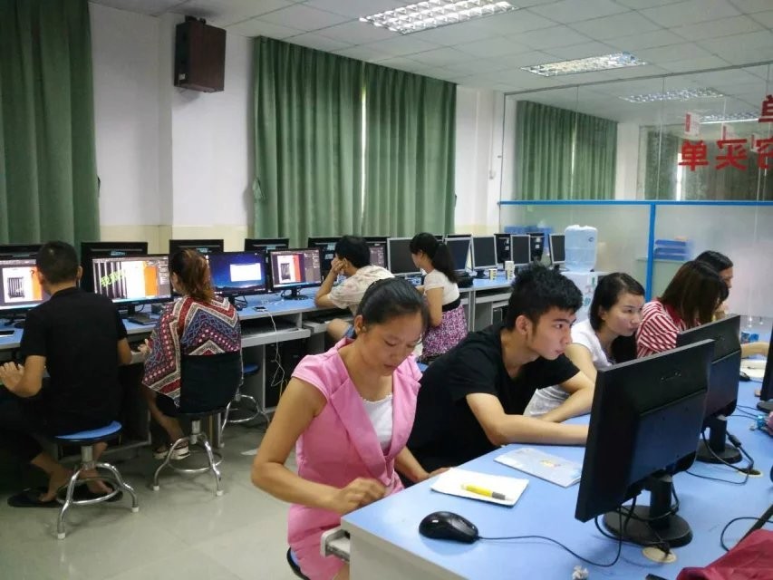 “不燒錢”的電商之路 深耕大朗，近百名電商人的成長記